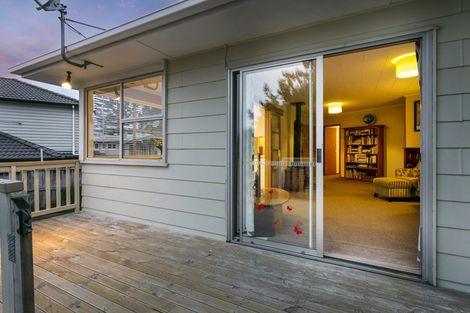 Photo of property in 20 Cron Avenue, Te Atatu South, Auckland, 0610