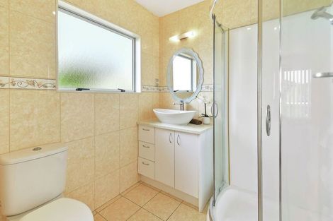 Photo of property in 9 Bezar Place, Flat Bush, Auckland, 2016