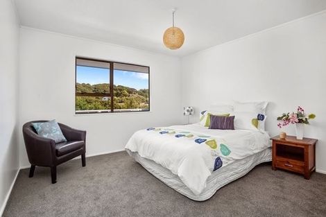 Photo of property in 49b Albatross Close, Whitby, Porirua, 5024
