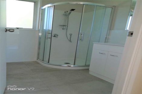 Photo of property in 11 Karo Place, Glendene, Auckland, 0602