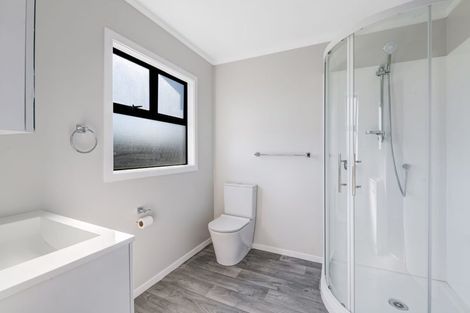 Photo of property in 42 Rimmer Road, Helensville, 0875