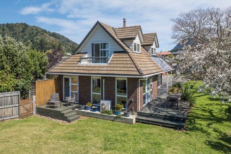 Photo of property in 10a Huia Street, Waikawa, Picton, 7220