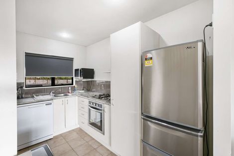 Photo of property in 5/44 Fields Parade, Oteha, Auckland, 0632