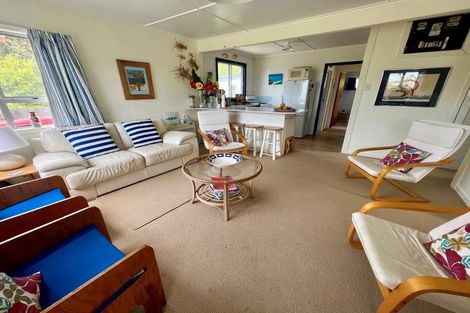 Photo of property in 221 Oakura Road, Oakura, Hikurangi, 0184