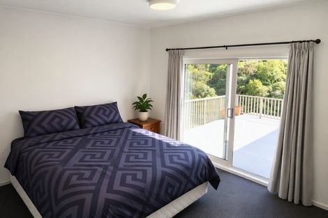 Photo of property in 76 Dowse Drive, Maungaraki, Lower Hutt, 5010