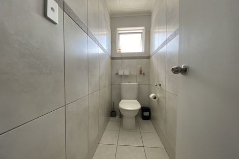 Photo of property in 36 Lavery Place, Sunnynook, Auckland, 0632