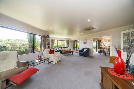 Photo of property in 97 Summerhill Drive, Fitzherbert, Palmerston North, 4410