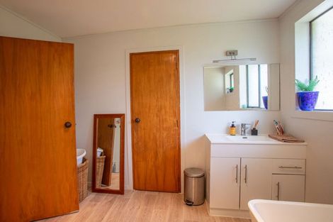 Photo of property in 8 Ameku Road, Raetihi, 4632