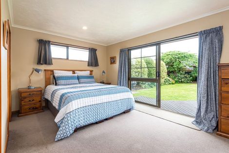 Photo of property in 8 Goodall Place, Redwood, Christchurch, 8051