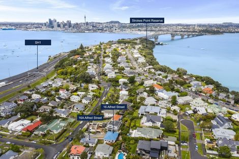 Photo of property in 16 Alfred Street, Northcote Point, Auckland, 0627