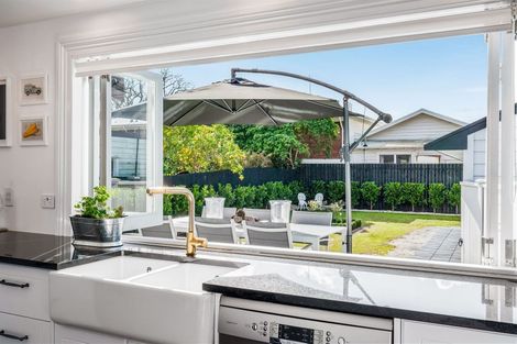 Photo of property in 12 Cross Street, Regent, Whangarei, 0112