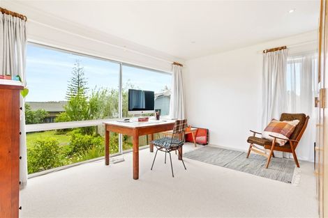 Photo of property in 31 Vodanovich Road, Te Atatu South, Auckland, 0610