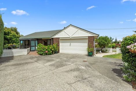 Photo of property in 2/2 Law Street, Torbay, Auckland, 0630