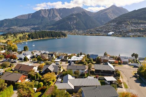 Photo of property in 1 Kelvin Place, Kelvin Heights, Queenstown, 9300