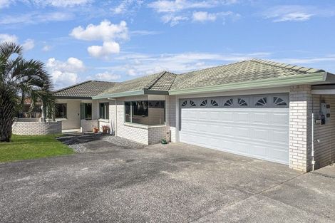 Photo of property in 53 Kath Hopper Drive, Orewa, 0931