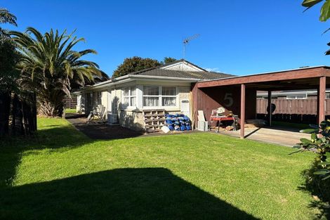 Photo of property in 5 Ashcroft Avenue, Mangere Bridge, Auckland, 2022