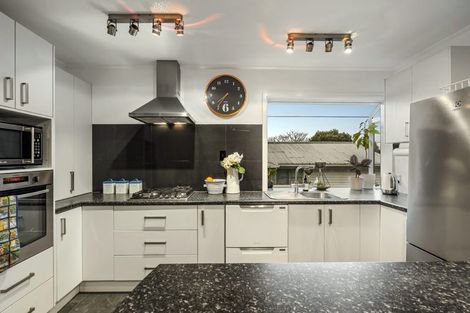 Photo of property in 2/36a Salisbury Road, Birkdale, Auckland, 0626