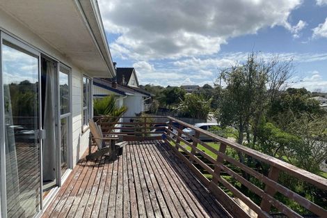 Photo of property in 111 Farquhar Road, Glendene, Auckland, 0602