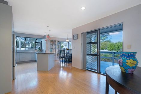Photo of property in 12 Bay Vista Drive, Red Beach, 0932