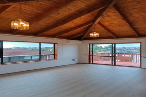 Photo of property in 34b Mark Edward Drive, Half Moon Bay, Auckland, 2012