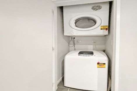 Photo of property in 2/35 Home Street, Mount Victoria, Wellington, 6011