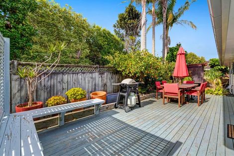 Photo of property in 57 Esther Place, Red Beach, 0932