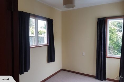 Photo of property in 54 Military Road, Northland, Wellington, 6012