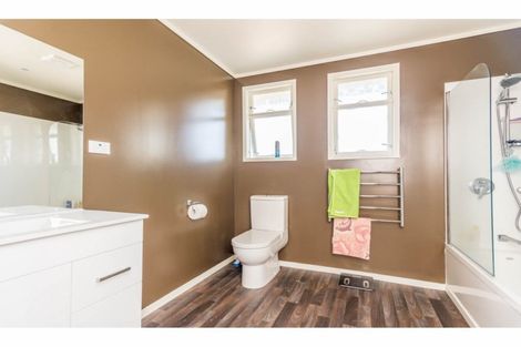 Photo of property in 63 Oreil Avenue, West Harbour, Auckland, 0618