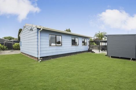 Photo of property in 2/10 Hatherley Place, Clendon Park, Auckland, 2103