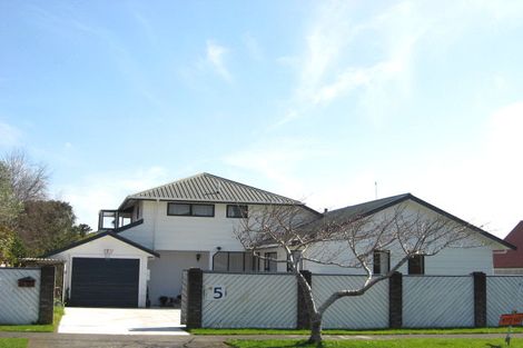Photo of property in 5 Karamea Street, Whalers Gate, New Plymouth, 4310