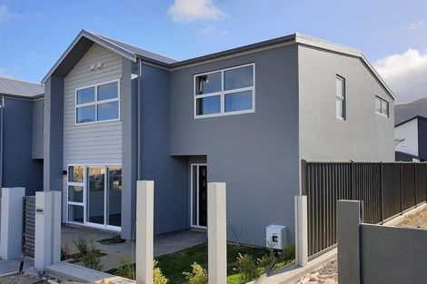 Photo of property in 16 Bluff Road, Kenepuru, Porirua, 5022