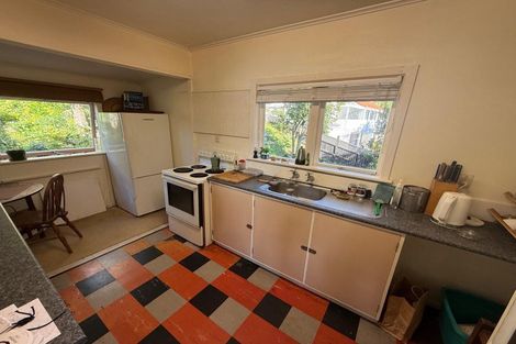 Photo of property in 2a Rangiuru Road, Mahina Bay, Lower Hutt, 5013
