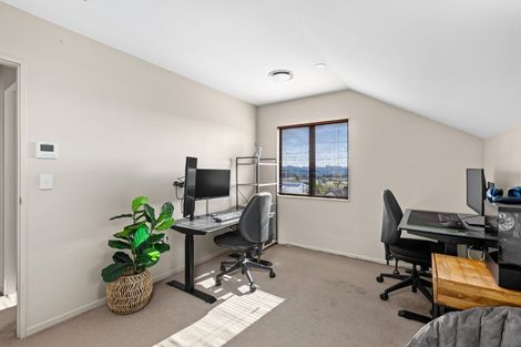 Photo of property in 4/64 Schnapper Rock Road, Schnapper Rock, Auckland, 0632