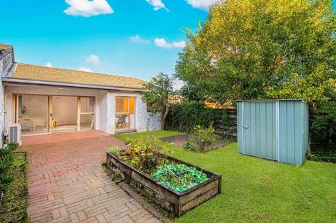 Photo of property in 3/550 Glenfield Road, Glenfield, Auckland, 0629
