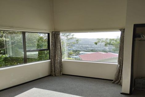 Photo of property in 19 Carluke Street, Paparangi, Wellington, 6037