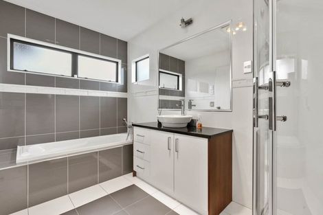 Photo of property in 28 Malahide Drive, Flat Bush, Auckland, 2019