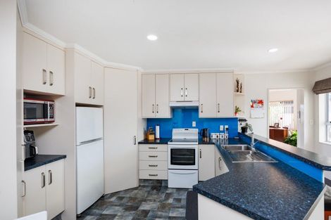 Photo of property in 12 Lancewood Lane, Roslyn, Palmerston North, 4414