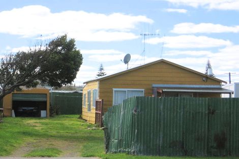Photo of property in 127 Seabury Avenue, Foxton Beach, Foxton, 4815