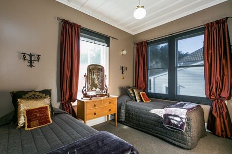 Photo of property in 2 Seaview Terrace, Bluff Hill, Napier, 4110