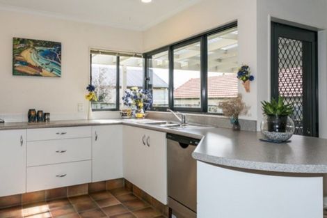 Photo of property in 12b Arataki Road, Havelock North, 4130