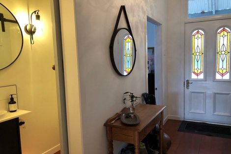 Photo of property in 2 Blacks Road, Greenhithe, Auckland, 0632