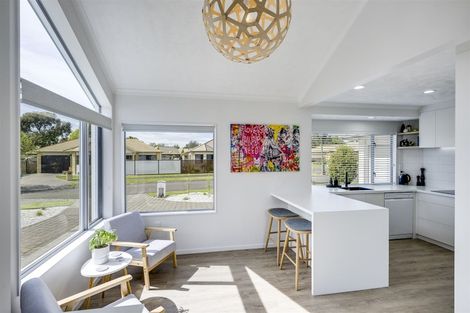 Photo of property in 6 Sloane Place, Taradale, Napier, 4112