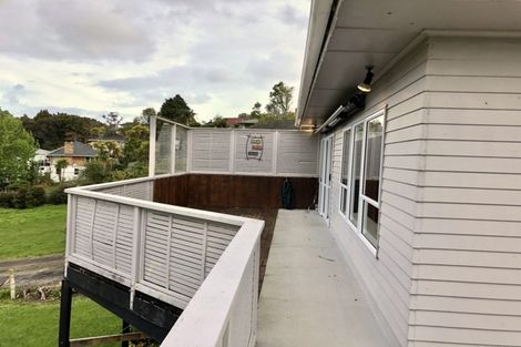 Photo of property in 100 Rosier Road, Glen Eden, Auckland, 0602