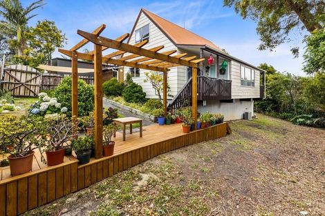 Photo of property in 1/18 Lynn Road, Bayview, Auckland, 0629