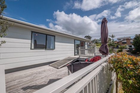 Photo of property in 38 Stratford Drive, Cable Bay, 0420