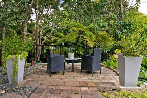 Photo of property in 7 Blythe Place, Glendene, Auckland, 0602