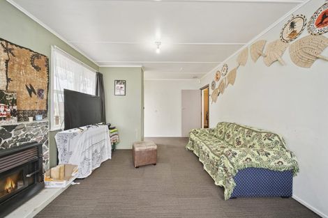 Photo of property in 4 Grande Vue Road, Papatoetoe, Auckland, 2025