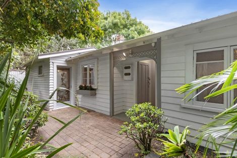 Photo of property in 70 Pleasant Road, Glen Eden, Auckland, 0602