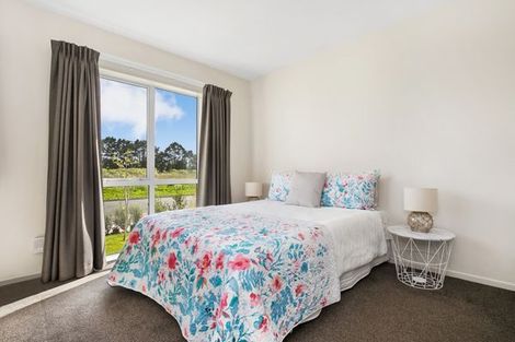 Photo of property in 33 Leaver Place, Weymouth, Auckland, 2103