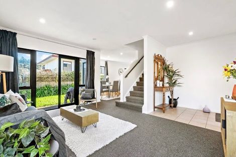 Photo of property in 8/27 Roanoke Way, Albany, Auckland, 0632